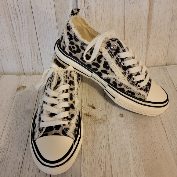 💥WINTER SALE💥GYPSY JAZZ/VERY G- DAKO LEOPARD DISTRESSED SNEAKERS - Picture 2 of 9